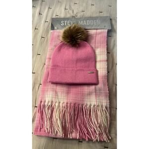 NWT Steve Madden Scarf and hat set 20 x 68 inches